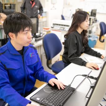 先輩社員の声